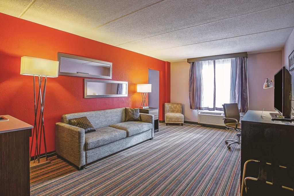 Holiday Inn & Suites Philadelphia-Runnemede/Exit 3-New Jersey Turnpike Eksteriør billede
