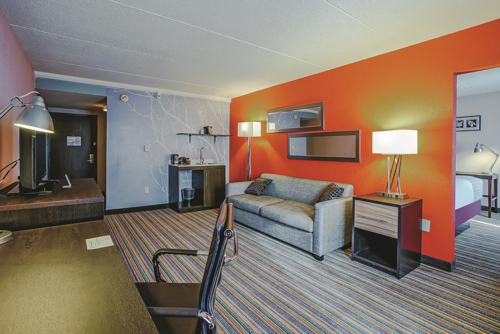 Holiday Inn & Suites Philadelphia-Runnemede/Exit 3-New Jersey Turnpike Eksteriør billede