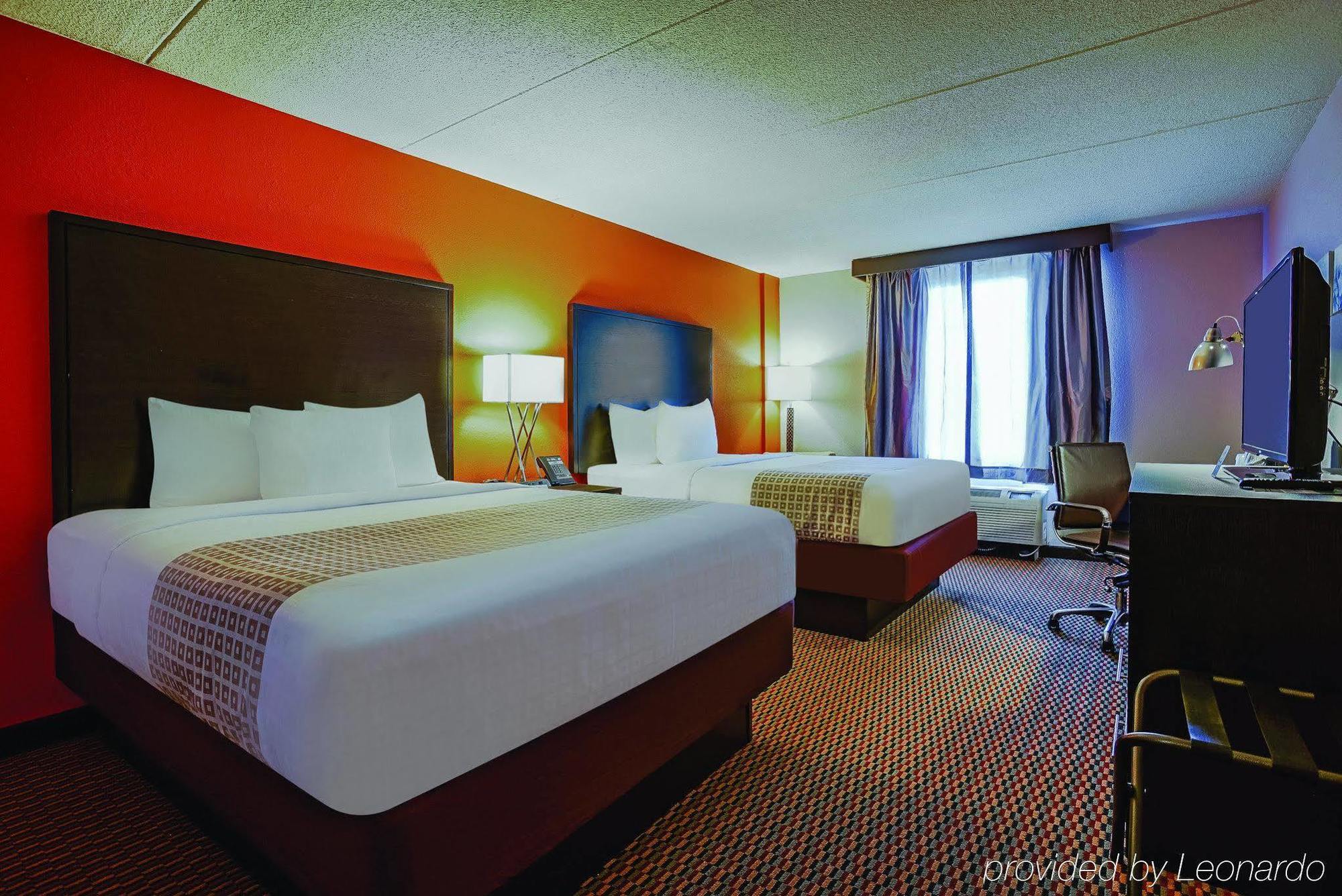 Holiday Inn & Suites Philadelphia-Runnemede/Exit 3-New Jersey Turnpike Eksteriør billede
